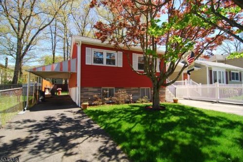 205 Windsor Ave, Hopatcong, NJ 07843-1223