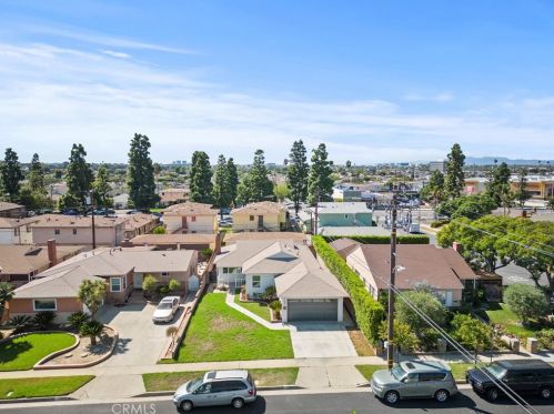 11609 Atkinson Ave, Hawthorne CA  90250-1827 exterior