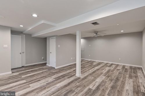 8407 Paige Glen Ave, Springfield VA  22152-3543 exterior