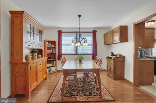 202 Suncrest Rd, Lancaster PA  17601-4835 exterior