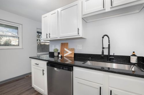 3329 Alexis Rd, Cincinnati OH  45239-4001 exterior