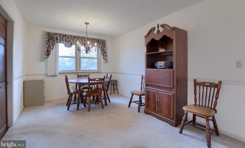 154 Amsterdam Rd, Lancaster PA  17603-9719 exterior