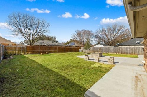 6833 Megan Ln, Fort Worth TX  76182-4442 exterior