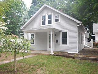 2 Washburn St, Chestnut Hill CT  06226-2415 exterior