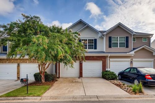 32 Jekyll Dr, Marietta, GA 30066-8607