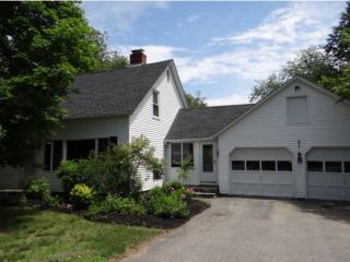 325 Post Rd, Greenland, NH 03840-2318