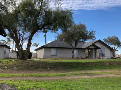 16290 Karen Rd, Madera, CA 93636-8268