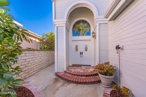 272 Sycamore Ridge St, Simi Valley, CA 93065-7042