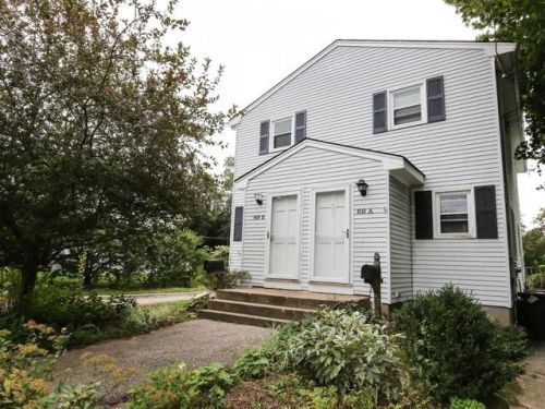 69 Cross St, Westerly, RI 02891-2331