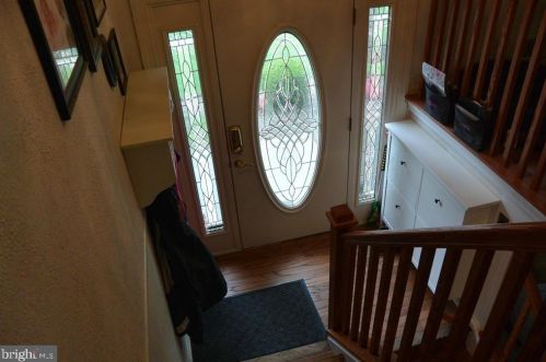 7222 Ashview Dr, Springfield VA  22153-1520 exterior