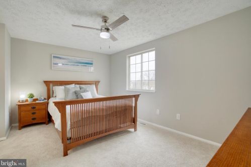 8359 Bark Tree Ct, Springfield VA  22153-3832 exterior