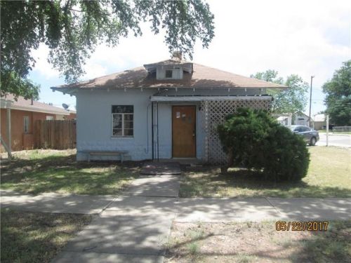 911 Grand Ave, Artesia, NM 88210-1938