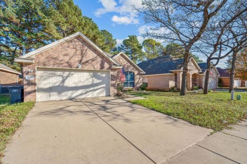 537 Lowery Oaks Trl, Fort Worth, TX 76120-1723