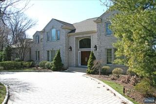 10 Mcgrath Dr, Cresskill NJ  07626-1745 exterior