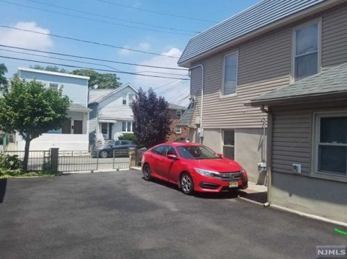 88 Lincoln St, Fairview, NJ 07022-1925