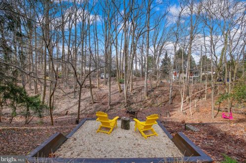 900 Balmoral Dr, Silver Spring MD  20903-1301 exterior