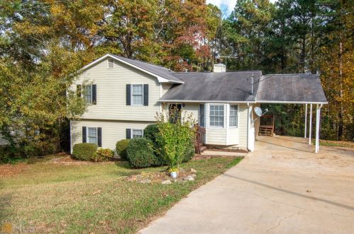 165 Balouse Gilley Dr, Carrollton, GA 30116-6054