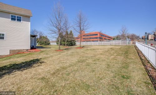 1141 Barclay St, Saint Paul MN  55106-1202 exterior