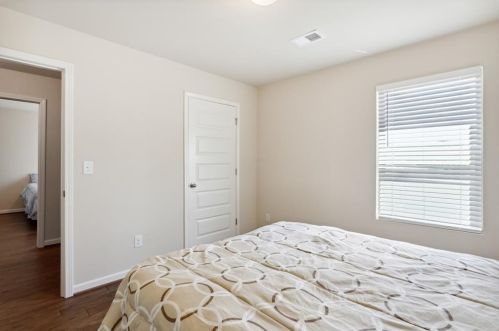 3812 Hempstead Way, Atlanta GA  30331-5268 exterior