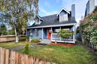 8348 27 Ave, Seattle WA  98117-4511 exterior