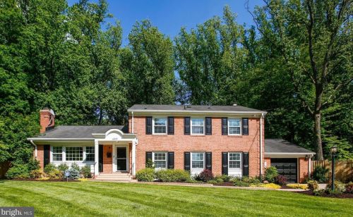 6541 Cedarwood Ct, Falls Church, VA 22041-1011