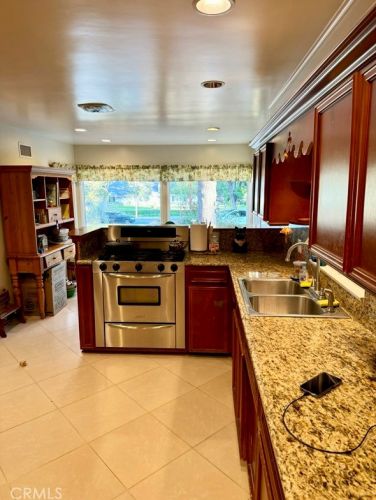 5161 Victoria Ave, Riverside CA  92506-1564 exterior