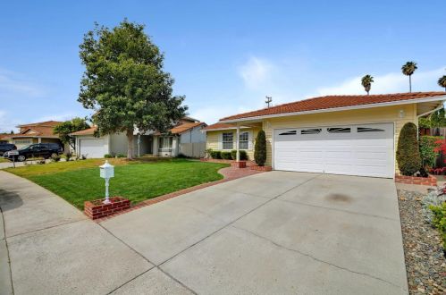 5565 Dunsburry Ct, San Jose, CA 95123-1311