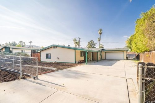 4067 Haverford Ave, Riverside CA  92507-4817 exterior