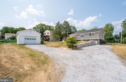 201 Pointfield Dr, Harpers Ferry, WV 25425-5174