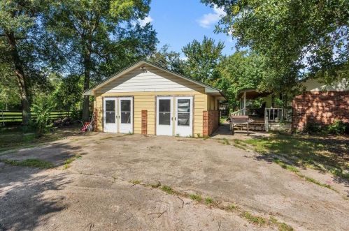 333 Woolridge Dr, Conroe TX  77301-6230 exterior