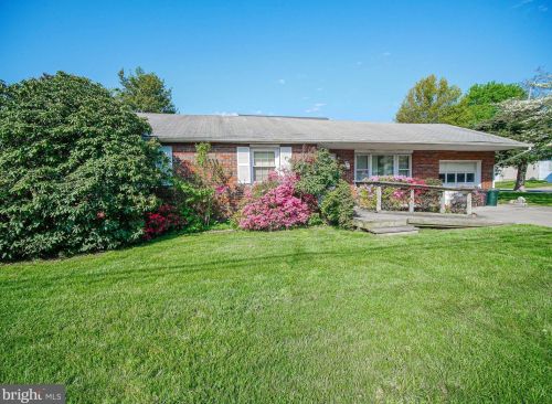 64 Cedar Ave, Gloucester, NJ 08031-1451