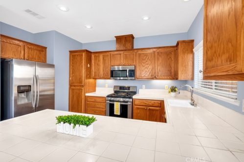 2994 La Vina Cir, Los Banos CA  93635-9497 exterior