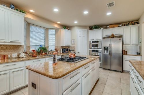 8109 Mountain Spring Dr, Fort Worth TX  76180-0204 exterior