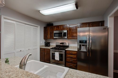 802 Camden Ct, Atlanta GA  30327-4274 exterior