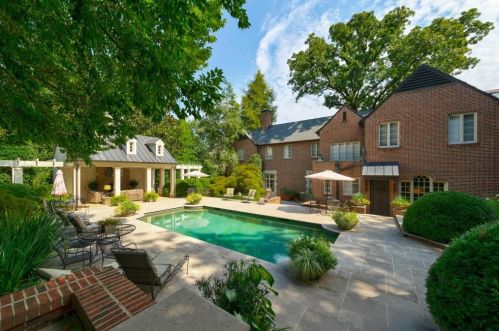 1227 Brookhaven Dr, Atlanta GA  30319-3105 exterior