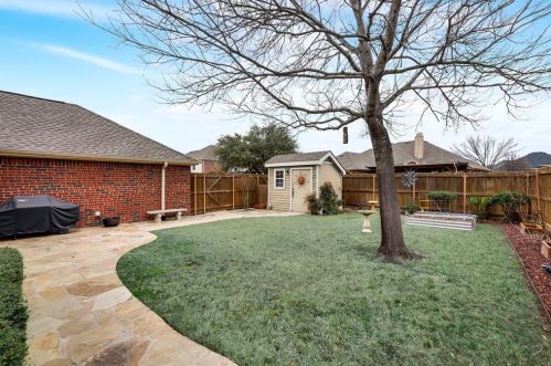 1504 Caldwell Cir, Carrollton TX 75010-6433 exterior