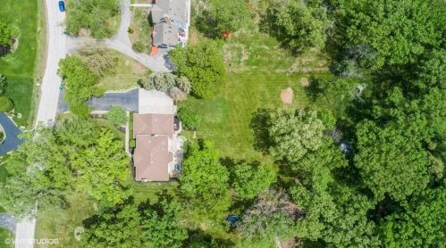 70 Horseshoe Ln, Lemont IL  60439-9118 exterior