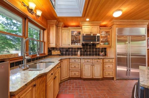 1630 Brandon Hall Dr, Atlanta GA  30350-3703 exterior