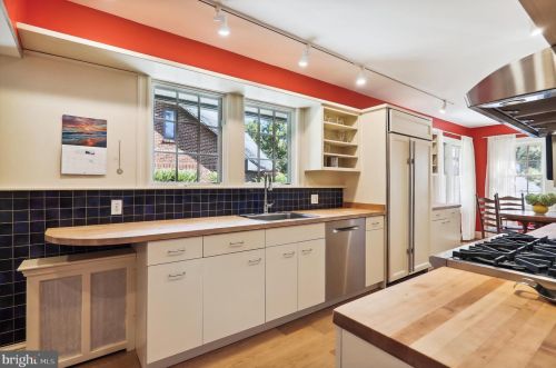 1310 Noyes Dr, Silver Spring MD 20910-2224 exterior