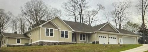 51 Reed Creek Heights Dr, Hartwell, GA 30643-7835