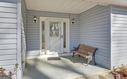 486 Mockingbird Ln, Lavonia, GA 30553-4038