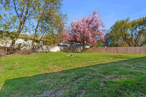1086 Highview Dr, Saint Paul MN  55112-2418 exterior