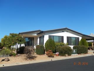 1625 Desert Gln, Escondido, CA 92026-1850