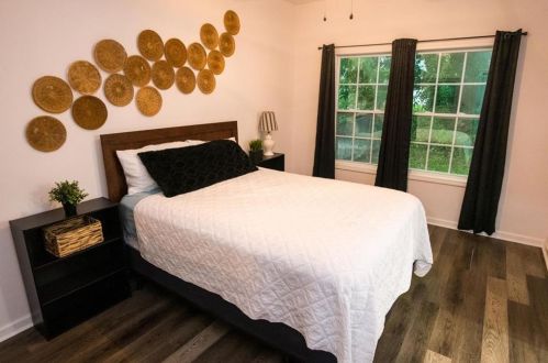 944 Hubbard St, Atlanta GA  30310-3136 exterior