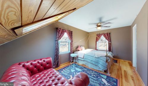 400 Cardinal Dr, Rio WV  26755-6048 exterior