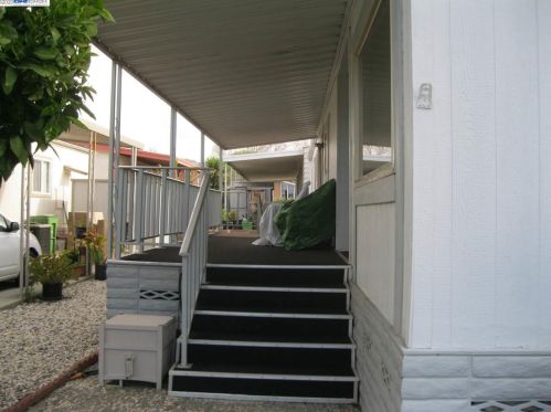29252 Harpoon Way, Hayward, CA 94544-6441