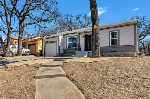 2217 Sturges Dr, Fort Worth TX  76112-3816 exterior