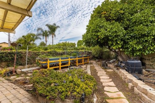 121 Barbara St, Anaheim CA  92806-3825 exterior