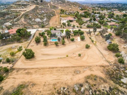17216 Gamble Ave, Riverside CA  92504-9149 exterior