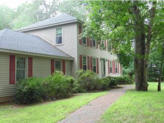 35 Wentworth Ln, Hampstead, NH 03841-2182
